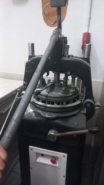 Maquina de divisão para pão