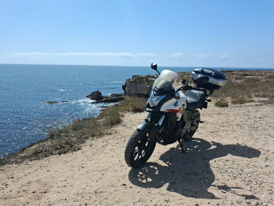 CB500X mota impecavel sempre bem assistida com mala da GIVI com capacidade 2 capacetes