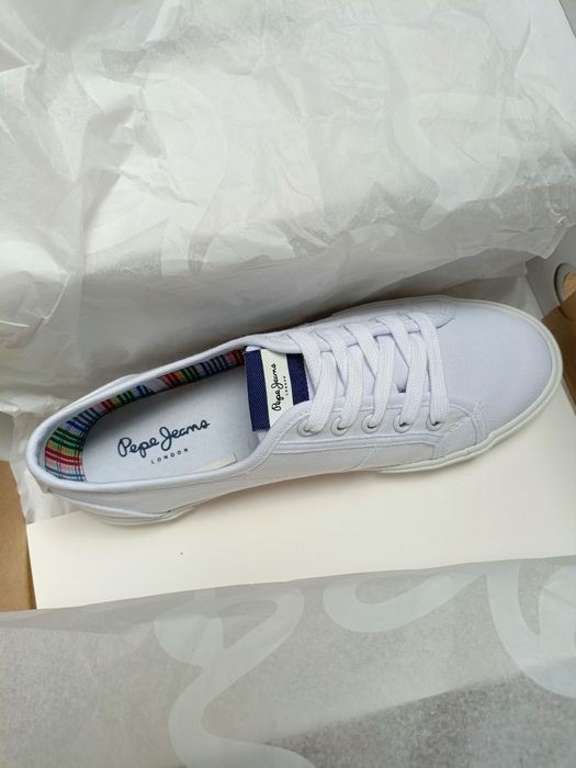 Białe trampki tenisówki Pepe Jeans London modne buty damskie