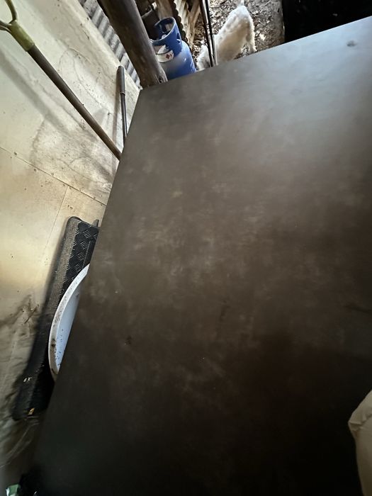 Stol nowoczesny solidny