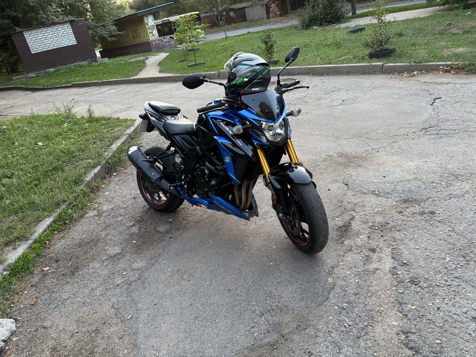 Продам мотоцикл Suzuki gsx - s 750
