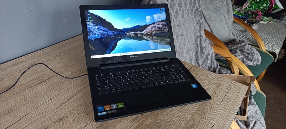 Zadbany Laptop Lenovo G50, dysk 1000 GB, Intel