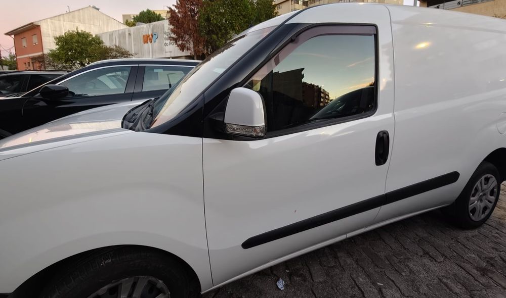 Fiat Doblò 2020 – Apenas 124.800 km – Muito Estimada (Revisão Feita)