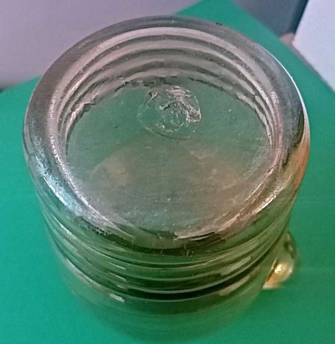 Caneca em vidro cebola, soprada, antiga