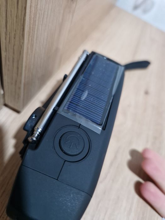 Rádio de emergência solar e manivela. Novo