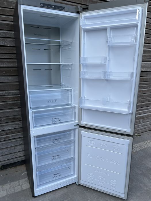 Холодильник Samsung RB37J5009SA 2М