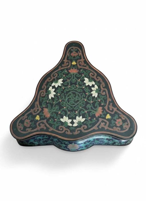 Mesa baixa chinesa em madeira lacada pintada à mão