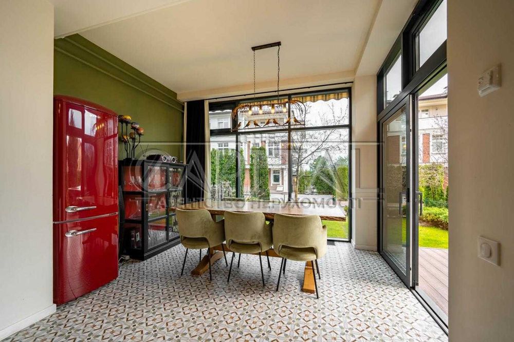 Таунхаус з терасою/газ/на березі річки/КМ Сонячний Луч, Козин