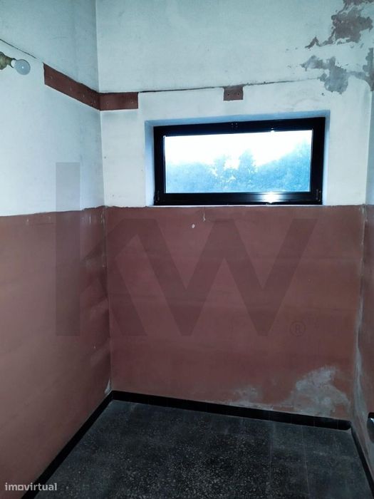 Loja para converter em habitação – Oportunidade única em S. João da