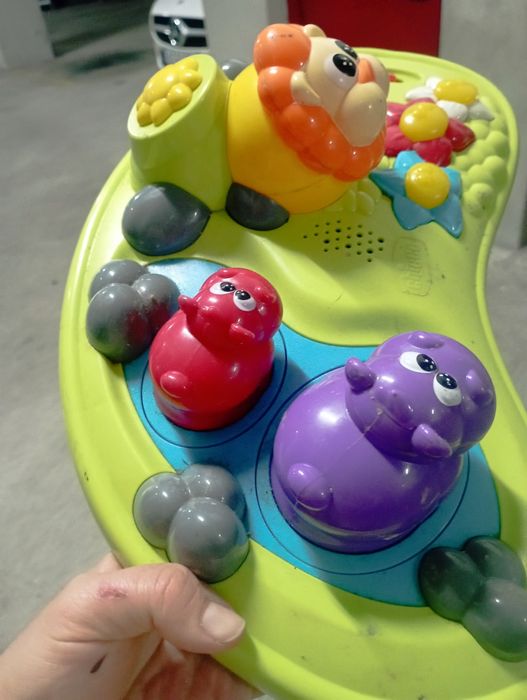 Voador criança em bom estado