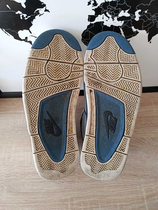 Nike Air Flight 89 białe buty sportowe z niebieskimi elementami 42
