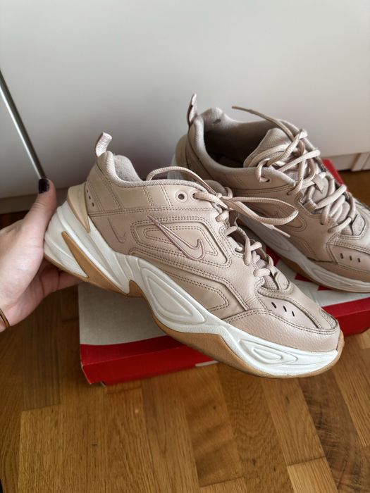 NIKE M2K TEKNO пудрові