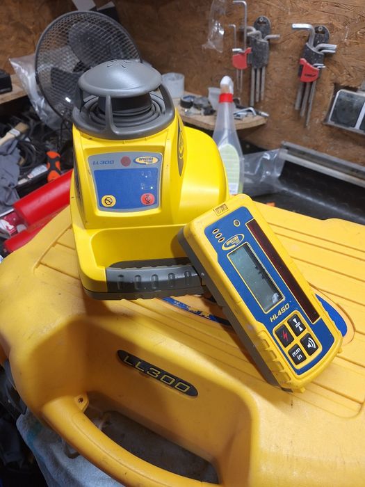 Niwelator laserowy SPECTRA LL 300