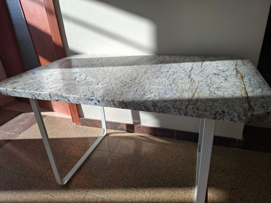 Blaty kamienne, stoły, schody, parapety