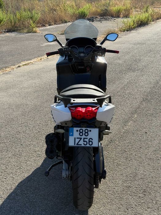 Gilera GP 800 (como nova)