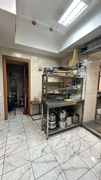 Продам приміщенння з технікою та меблями