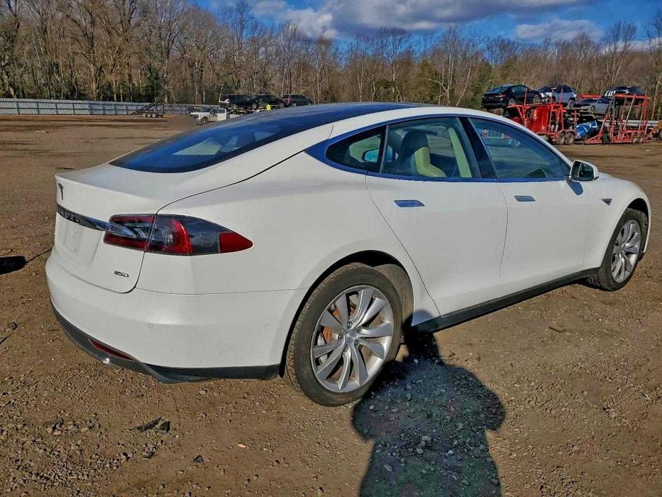 2015 Tesla Model S 85D