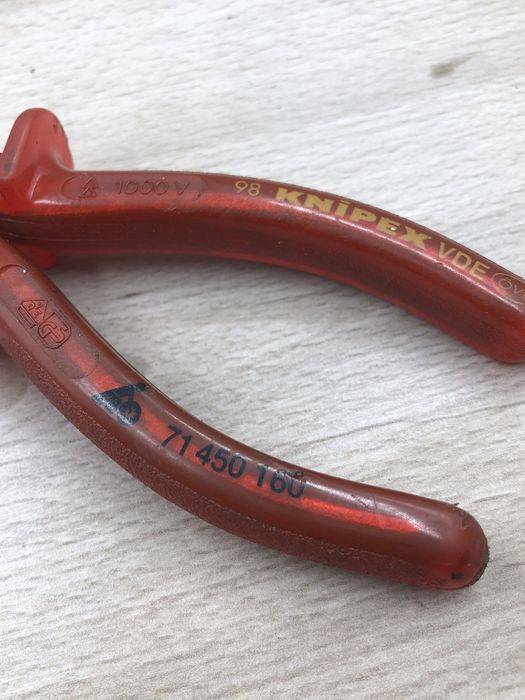 Szczypce tnące izolowane proste  knipex VDE 160MM