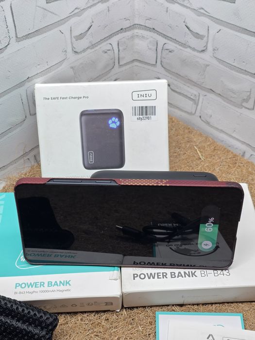 Power Bank 10000mAh 20w ,  wireless 15w , mag safe