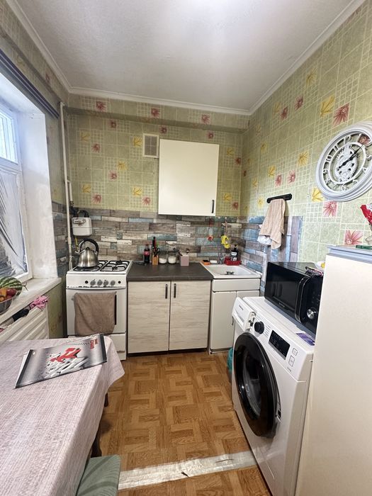 Продаж 3 кім. Незалежності