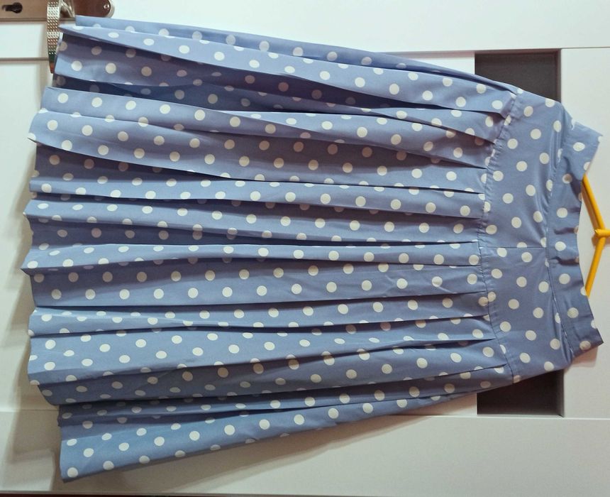 Niebieski błękitny komplet ze spódnicą Betty Barclay grochy groszki 40