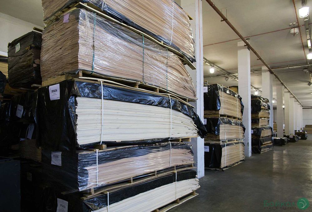 Шпон Дуб (дубовый) струганий товщина: 0,6-2,5 мм А/АВ/В/ВС в наявності