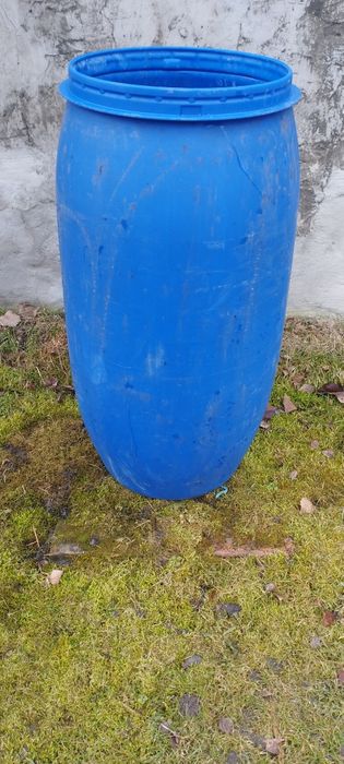 Beczka na wodę  plastikowa 200l  deszczówka
