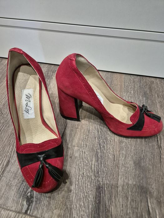 Туфлі замшеві на підборах