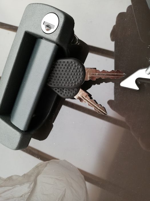 Fiat 126p klamki + zamek klapy tylnej El Elegant nowe