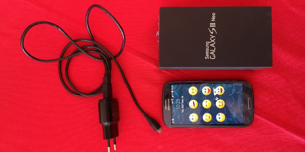 Samsung S 3 Neo + carregador + capa
