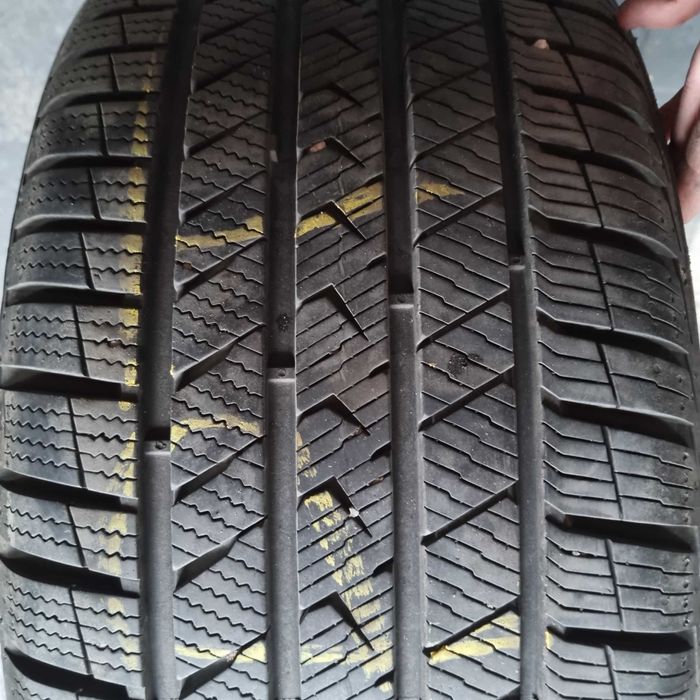 Opony wielosezonowe Vredestein Quatrac pro 235/40r18