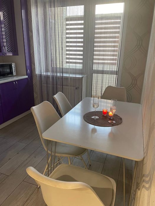 Квартира подобово карамель