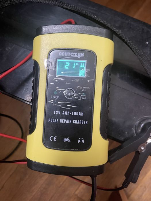 Зарядное устройство  аккумулятора