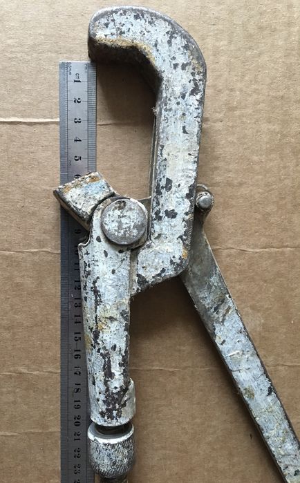 Ключ газовий трубний.