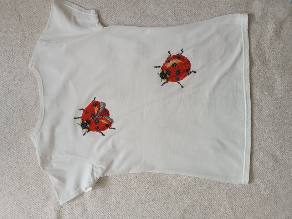 Костюм, вишитий бісером