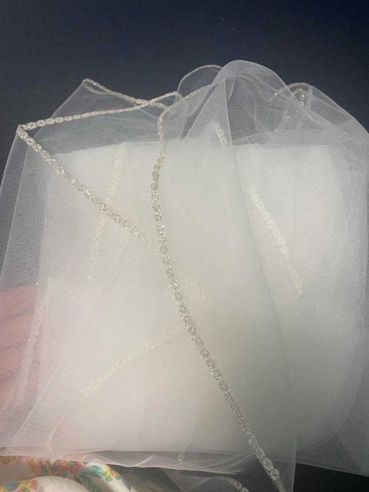 Вишукана весільна фата