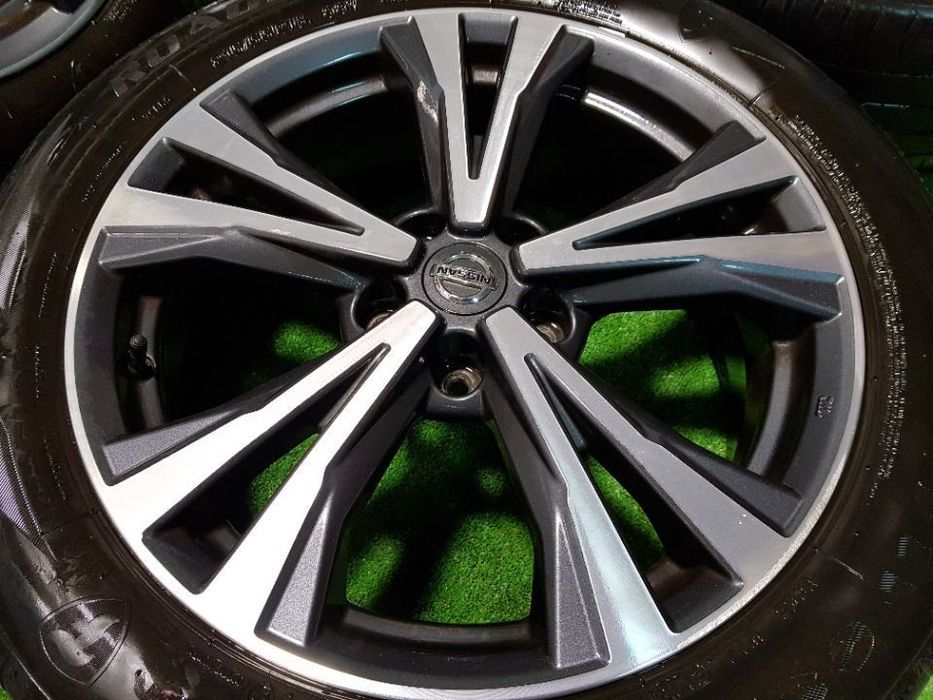 Jantes 18 Nissan Originais com pneus 80% jantes impecáveis sem riscos