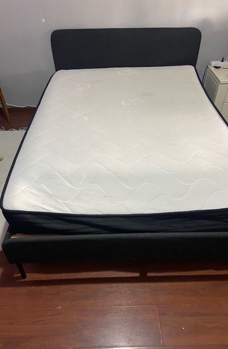 Cama de casal ikea