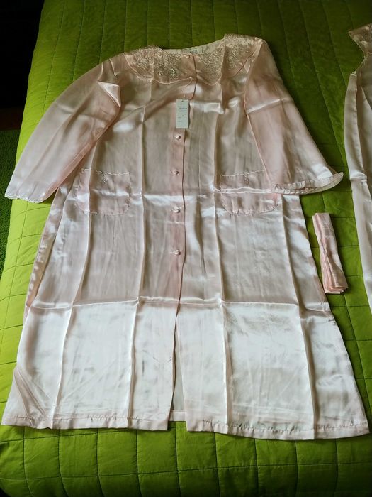 Camisa de noite e robe em cetim - Novo