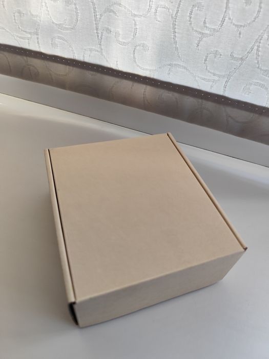 Коробка, поковання