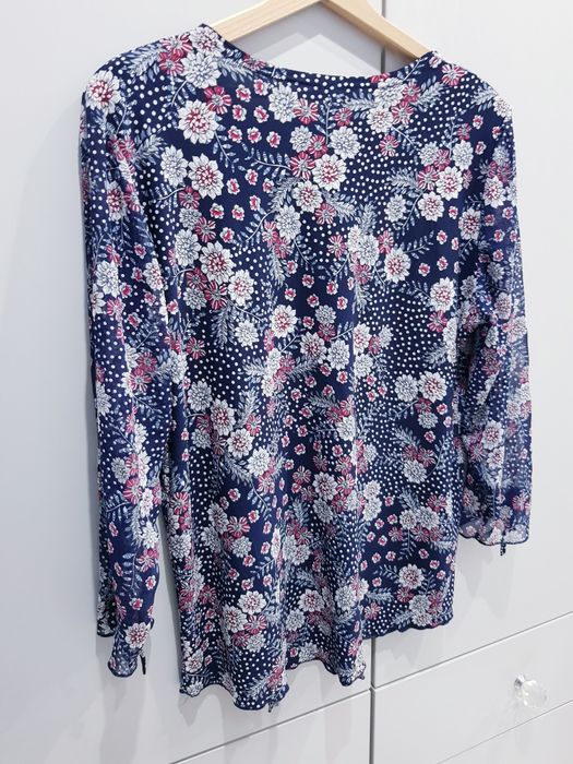 Damska kwiecista bluzeczka w dużym rozmiarze