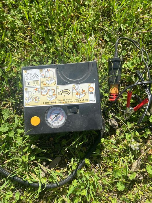 Повітряний   автокомпресор  для підкачки авто