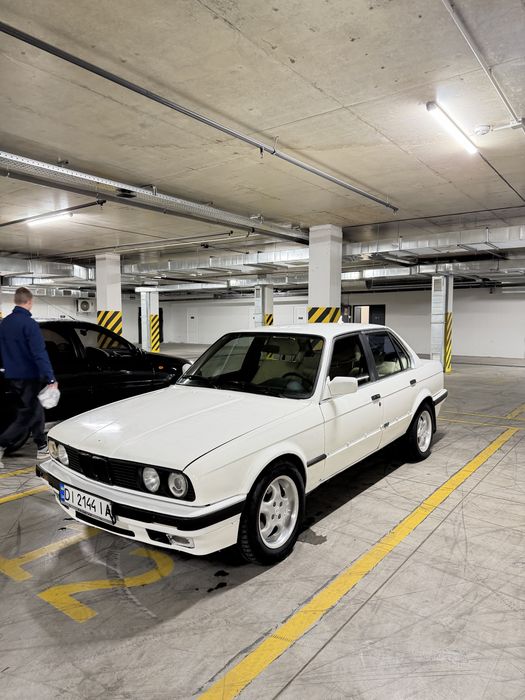 Продам BMW e30 1.6 бензин