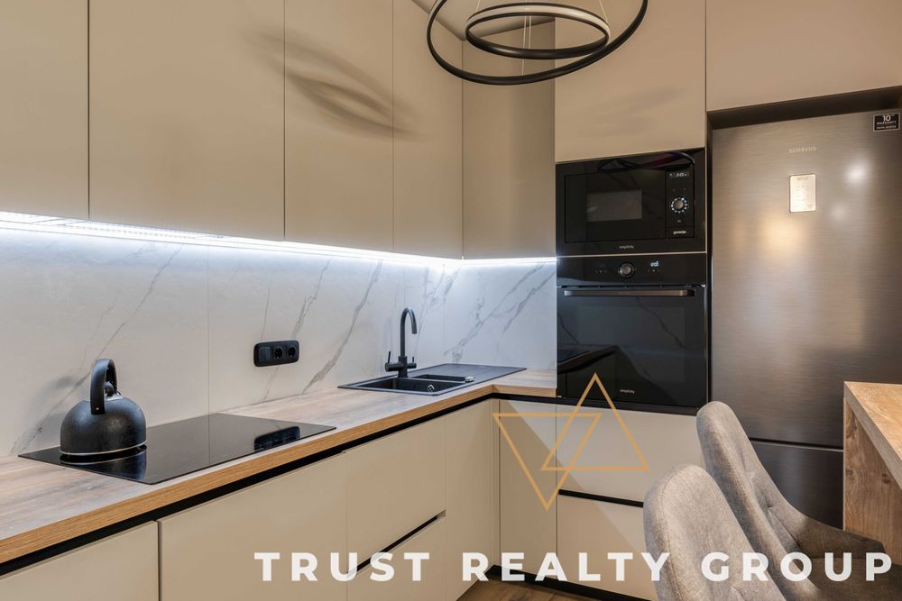 ЖК Лебединий, Ревуцького 40Г, S-80m. Нова, Позняки, Бажана