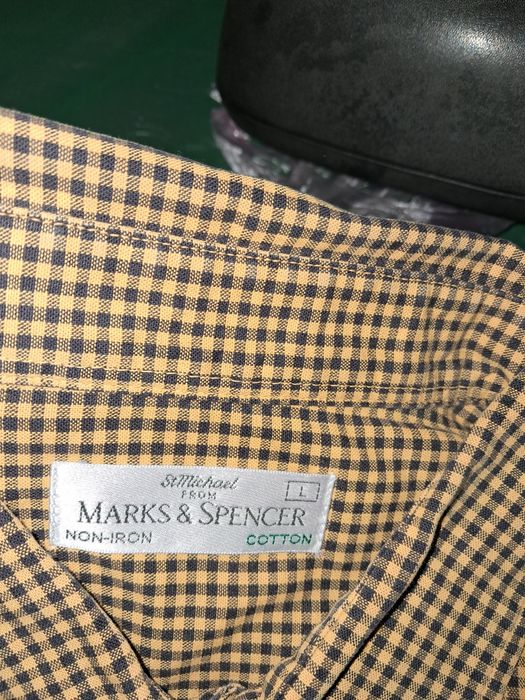 20 чоловічих фірмових сорочок, тенісок.