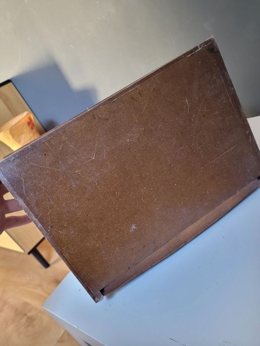 Drewniana szkatułka