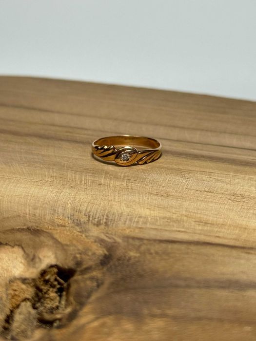 Złoty pierścionek delikatny z cyrkonią r.14 1,49 p.585