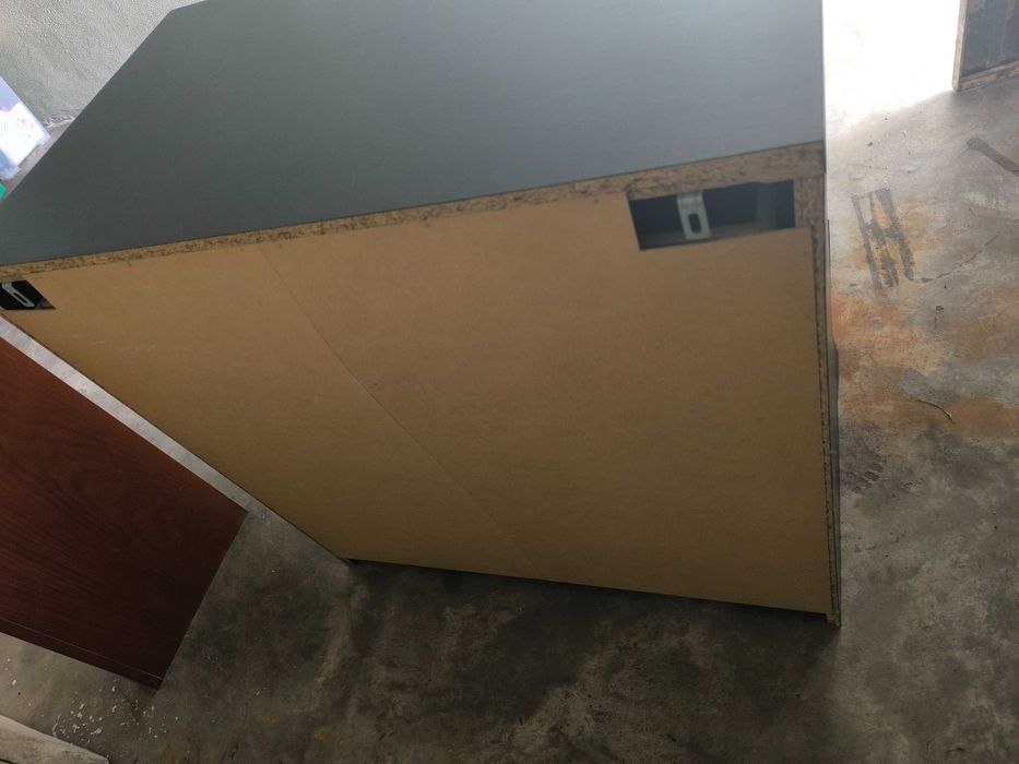 Cómoda IKEA Castanha