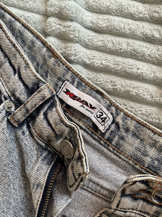 Джинси з розрізами