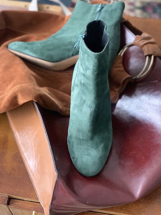 Жіночи замшеві черевики/ботинки